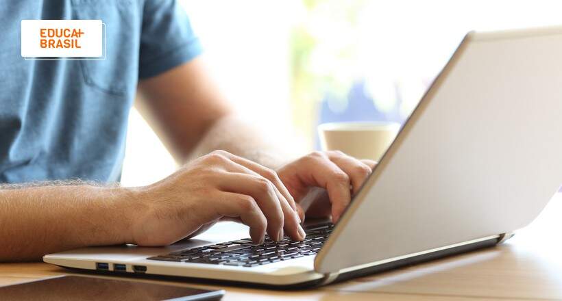 Digitando inscrições para o Fies do segundo semestre. Digitando inscrições para o Fies do segundo semestre.