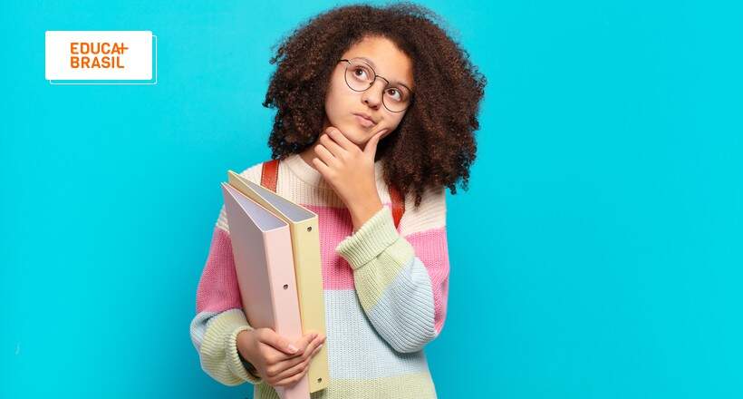 Estudante com dúvida sobre prazo para complementar a inscrição. Estudante com dúvida sobre prazo para complementar a inscrição.
