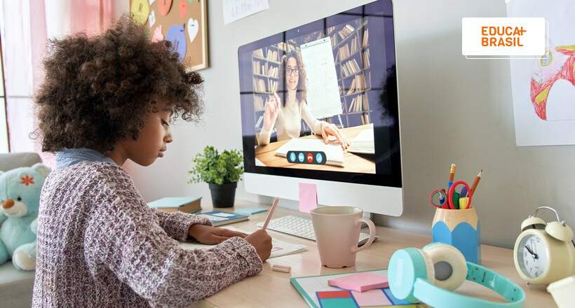 Parcerias locais e presença em plataformas de tutoria para ampliar visibilidade