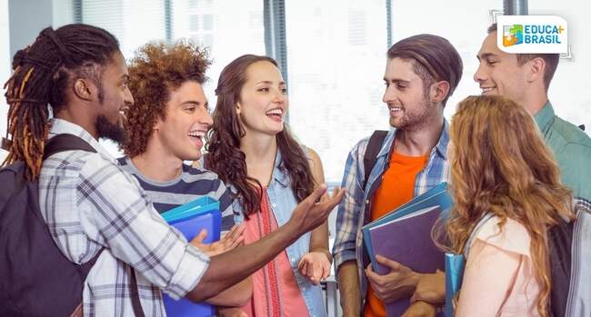 Estudantes reunidos