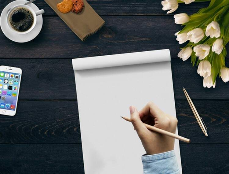 Bloco de papael em branco para produção de carta. Bloco de papael em branco para produção de carta.
