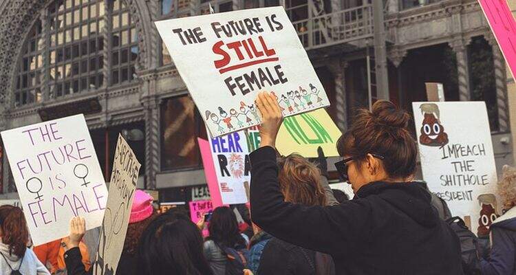 Manifestação de mulheres Manifestação de mulheres