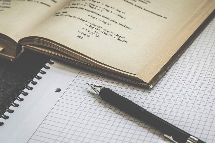 Livro de matemática e caderno de exercícios Livro de matemática e caderno de exercícios