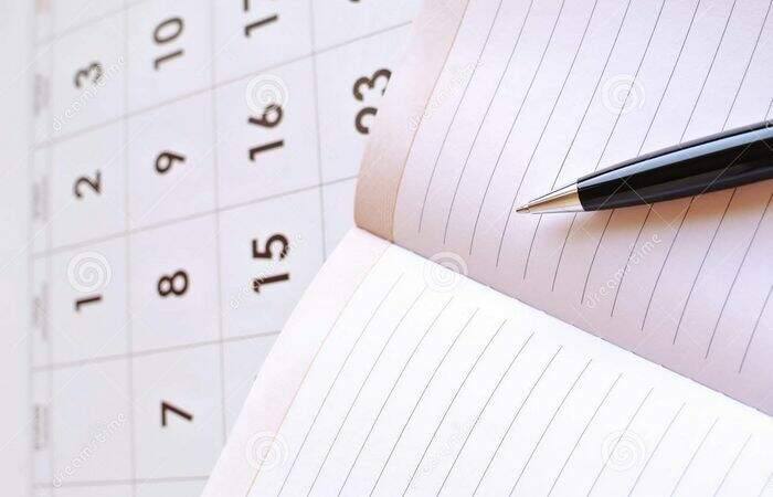 Calendário, bloco de notas e caneta. Calendário, bloco de notas e caneta.