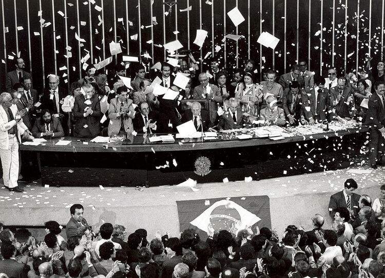 Dia da promulgação da Constituição de 1988 Dia da promulgação da Constituição de 1988