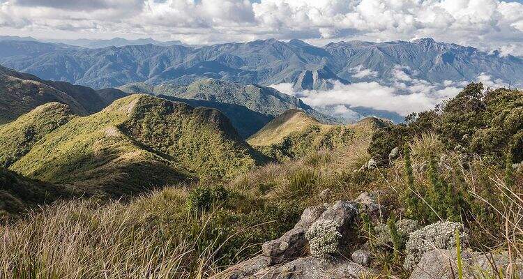 Serra da Mantiqueira, localizada na região Sudeste Serra da Mantiqueira, localizada na região Sudeste