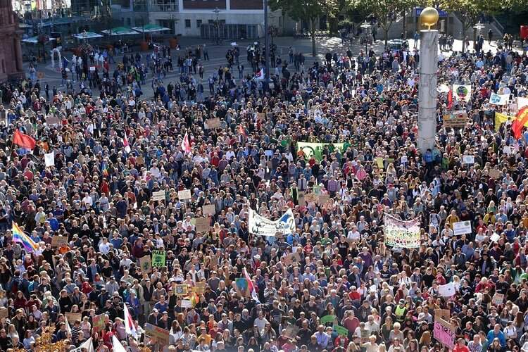 Pessoas organizadas em um protesto Pessoas organizadas em um protesto