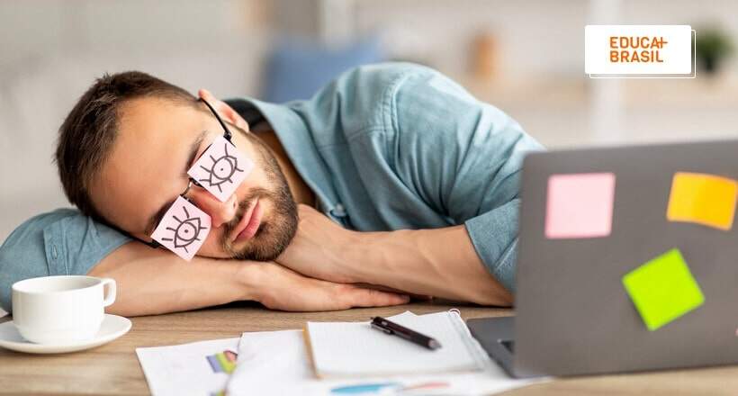5 dicas e técnicas para espantar o sono na hora do trabalho ou estudo ...