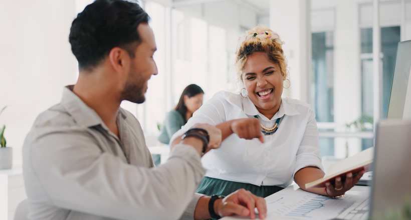 Amizades no trabalho pesam mais que salário, aponta estudo