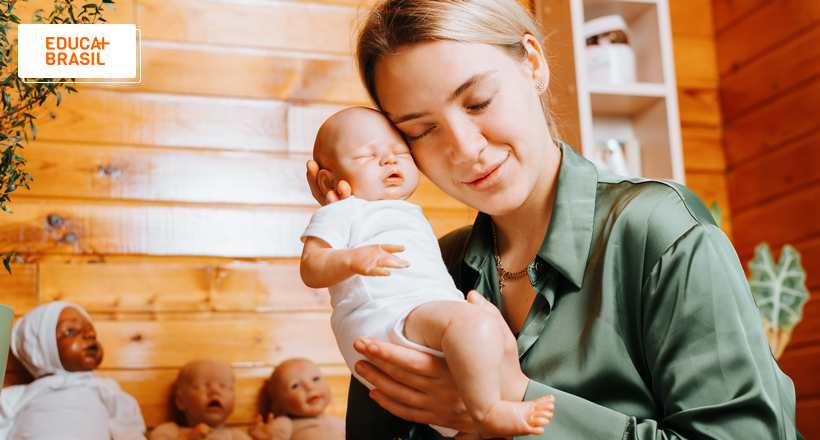 Bebê Reborn: como psicologia e marketing moldam um mercado em alta?
