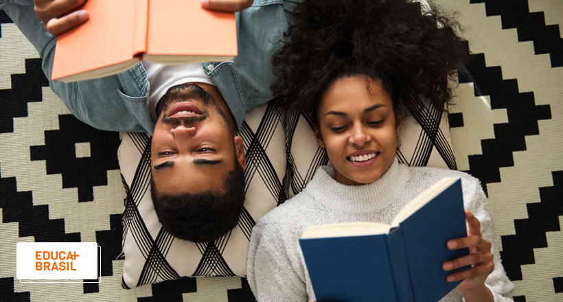 Como economizar na hora de comprar livros?