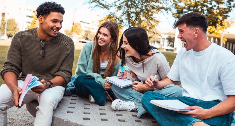 Como estudar com amigos pode melhorar seu aprendizado