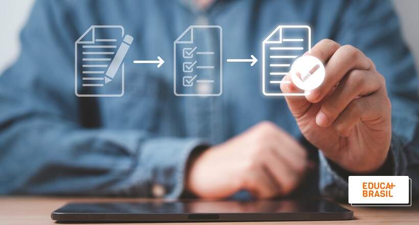 Conheça 3 diferenças entre o currículo digital e o convencional