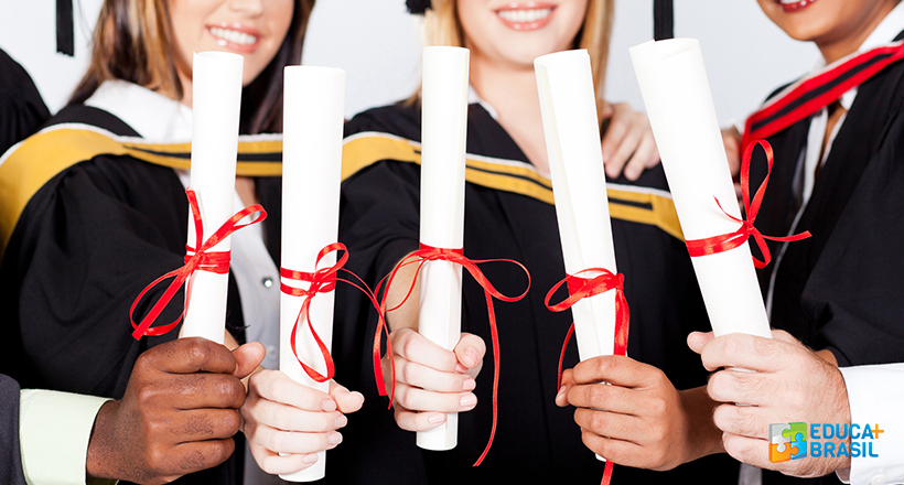 Uma graduação aumenta as chances de entrar no mercado de trabalho