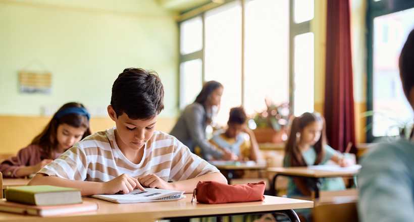 Desigualdade socioeconômica impacta desempenho de alunos em leitura