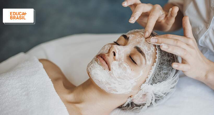 Dia do Esteticista é celebrado em 18 de janeiro