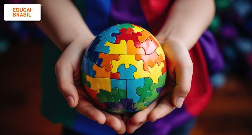 Dicas de brincadeiras divertidas e funcionais para crianças autistas