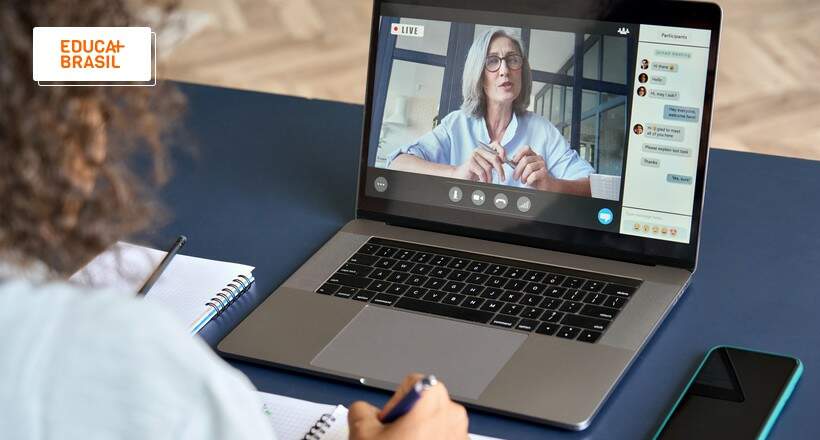 É possível fazer um curso de Farmácia EAD?