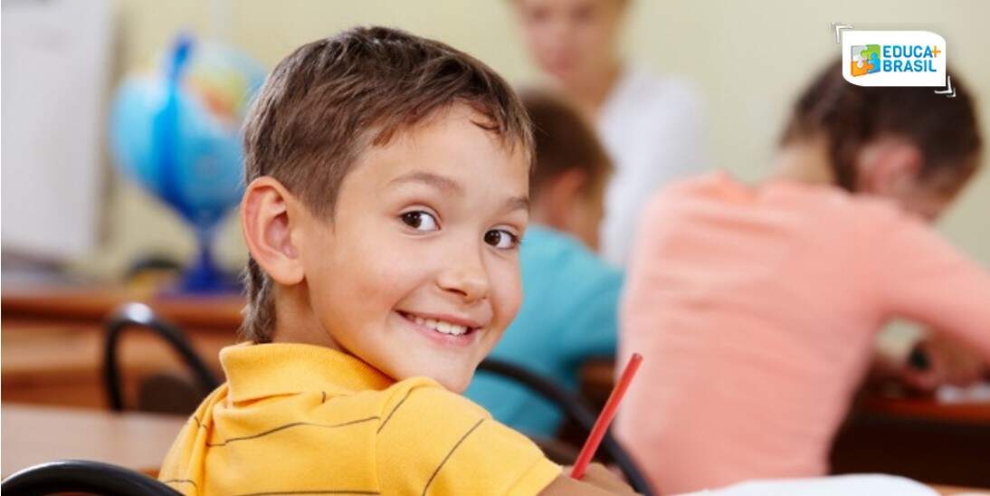 Escola integral: mais chance de passar no vestibular e promessa de salários melhores