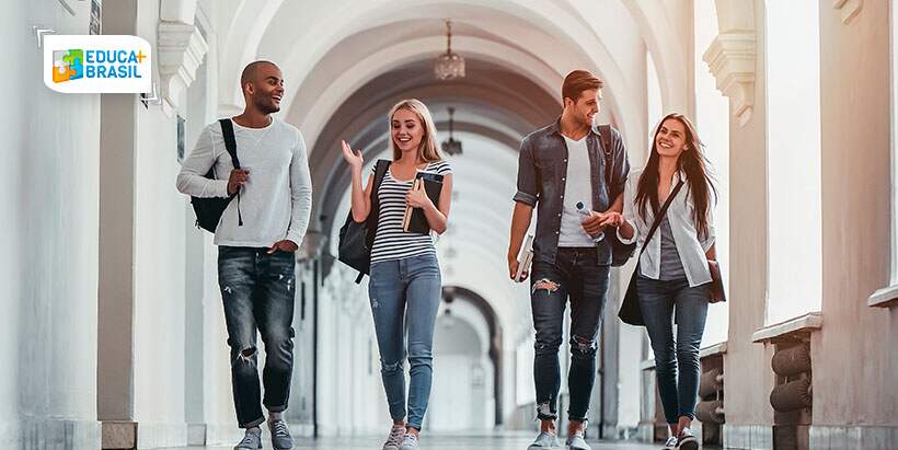 Estudantes brasileiros usam a nota do Enem para estudar em Portugal