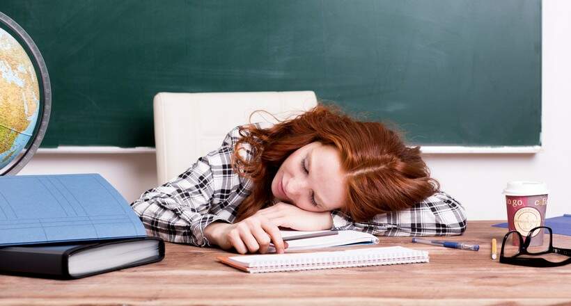 Estudar até tarde faz mal? Entenda como o sono afeta a aprendizagem