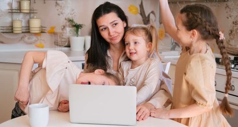 Férias escolares exigem adaptação de quem trabalha em home office