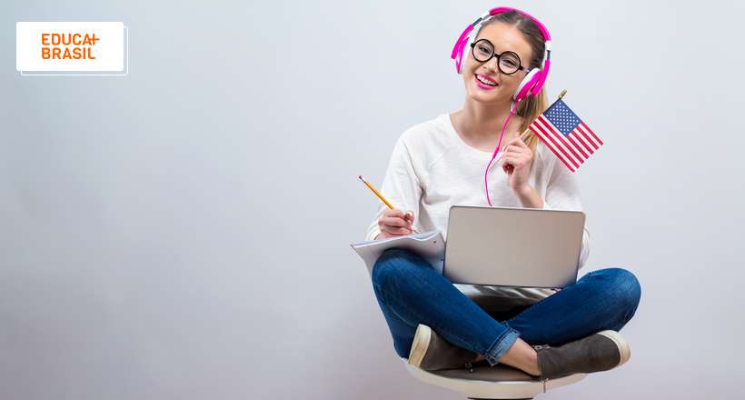 Fluencypass e Santander oferecem bolsas de estudo para cursos de inglês