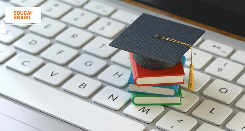 MEC suspende a criação de novos cursos EAD até março de 2025