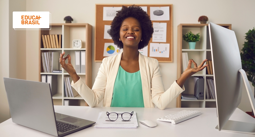Meditação no trabalho: Quais os benefícios e como fazer?