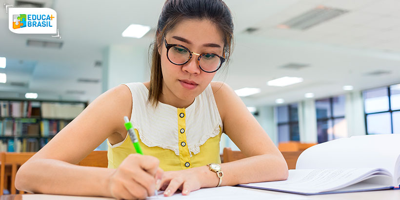 Melhores sites de cursos online e gratuitos de redação