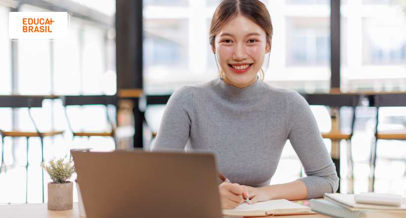 O que é graduação semipresencial e por que investir?