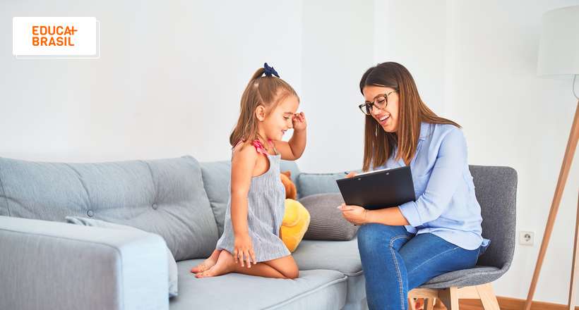 O que faz um assistente social?
