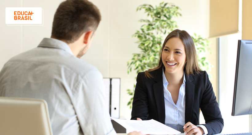 Quais perguntas os recrutadores fazem em entrevistas de emprego?