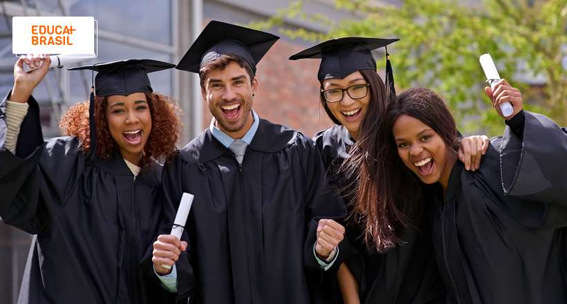 Quais são as carreiras com o maior número de brasileiros com diploma?