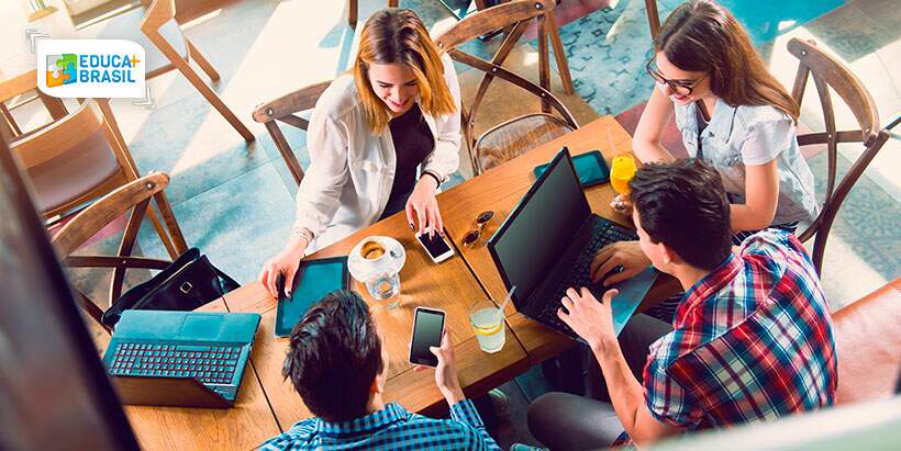 Qual curso fazer para trabalhar com redes sociais?