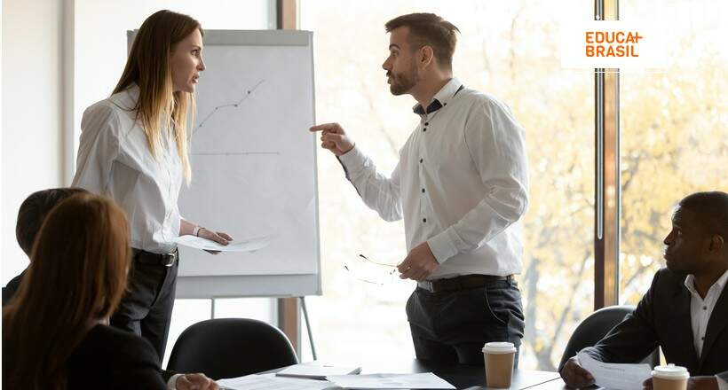 Qual é o significado de manterrupting?