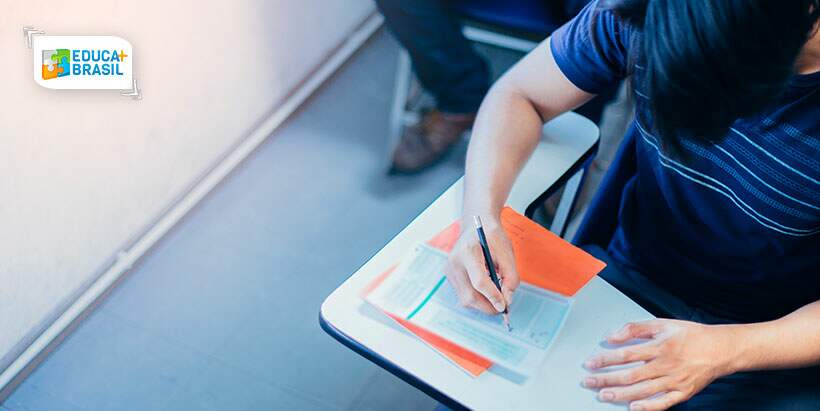 Quem mora em outro país pode fazer o Encceja? Educa Mais