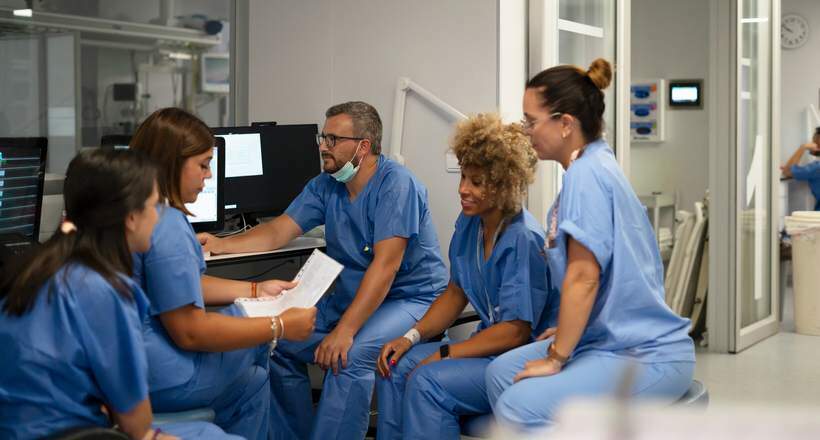 Residência médica tem até 39 candidatos por vaga no Brasil