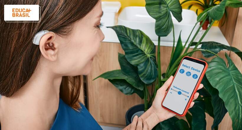 Tecnologia impulsiona inclusão no Dia da Educação de Surdos