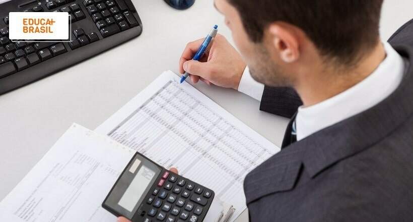 Ucam promove live sobre desafios futuros do profissional de finanças
