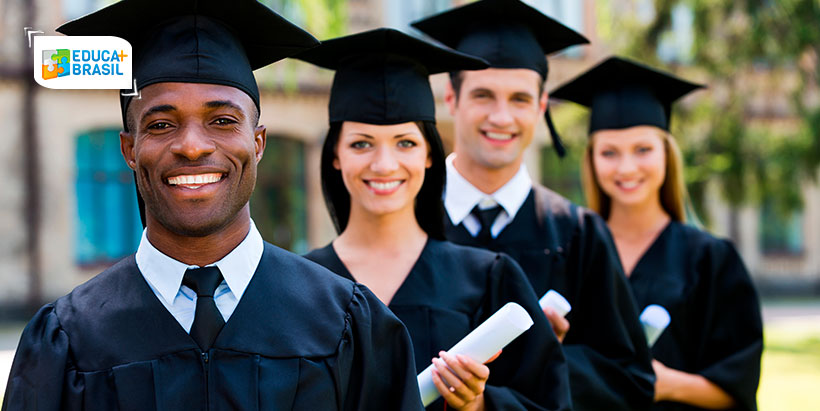 Universidades portuguesas comemoram ingresso de estudantes brasileiros
