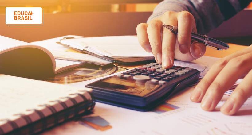 Volta às aulas: como economizar na compra do material escolar