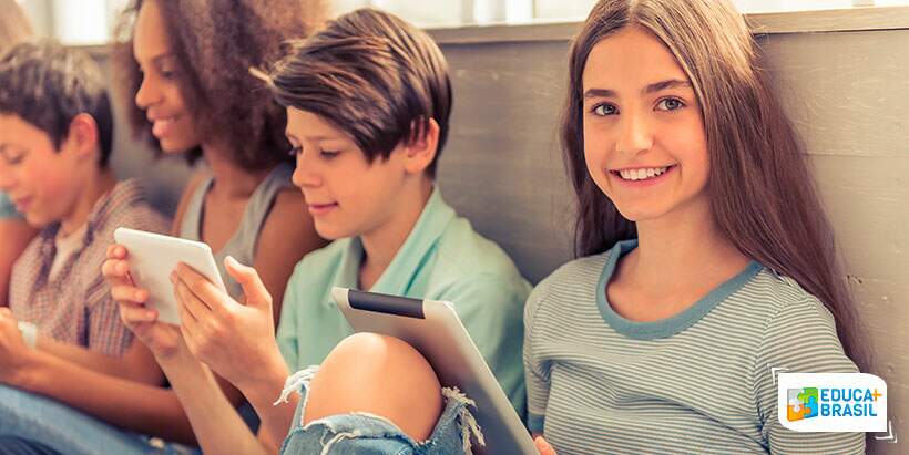 Volta às aulas presenciais: ensino híbrido é preferência de 38% dos alunos